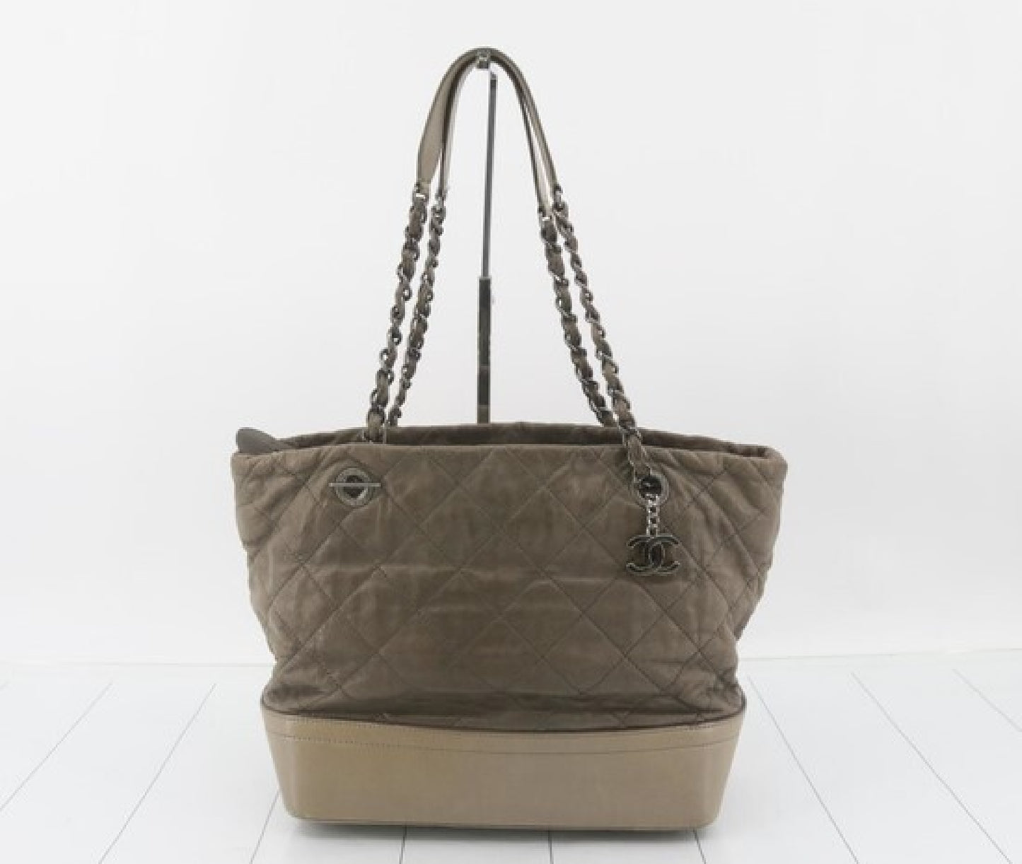 CHANEL Matrasse Lamb Chain Shoulder Bag with Seal 15 Series Tote Bag