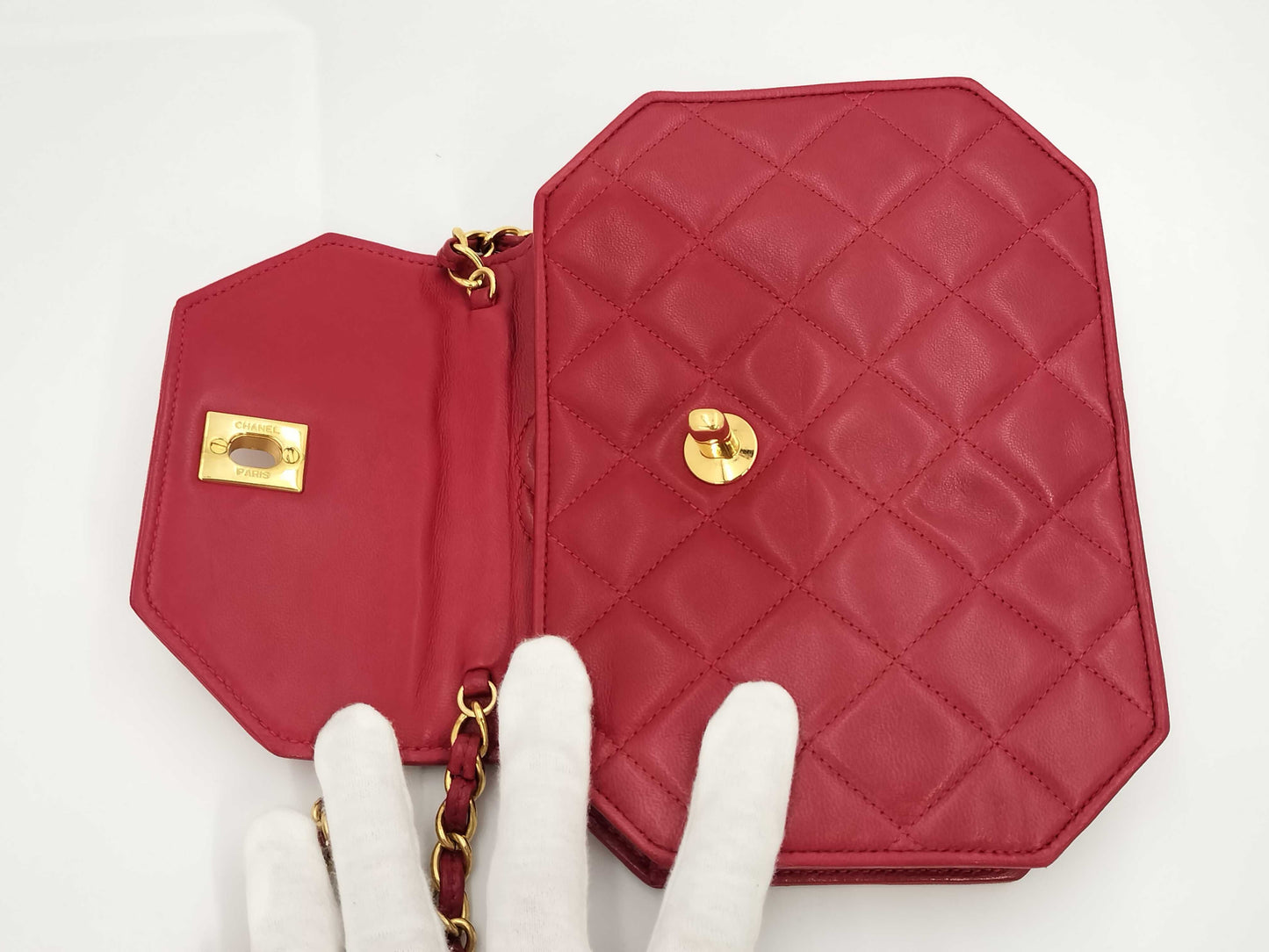 CHANEL Matelasse Octagon Lambskin Chain Shoulder Bag