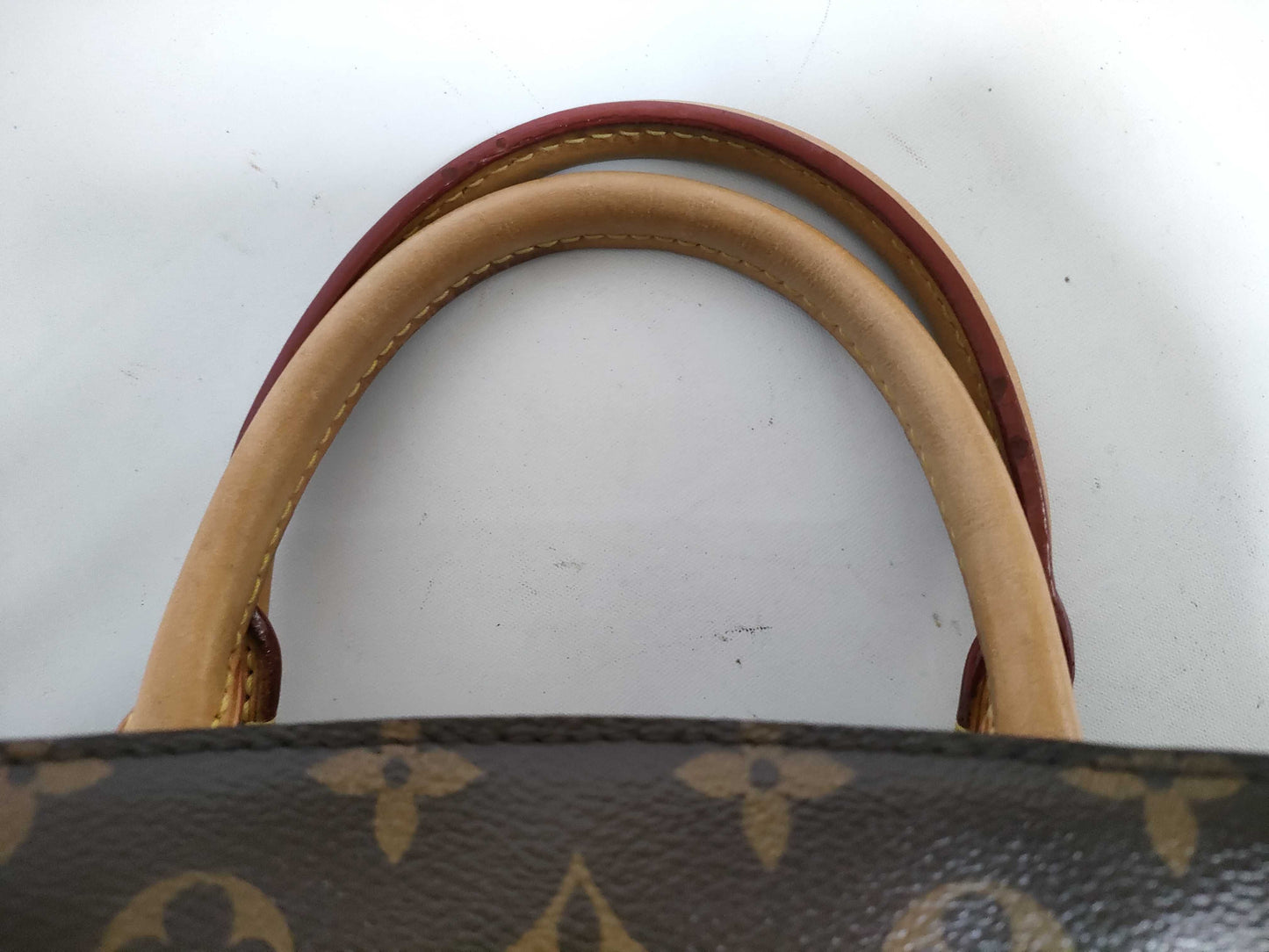 LOUIS VUITTON Louis Vuitton Montaigne Bag Handbag