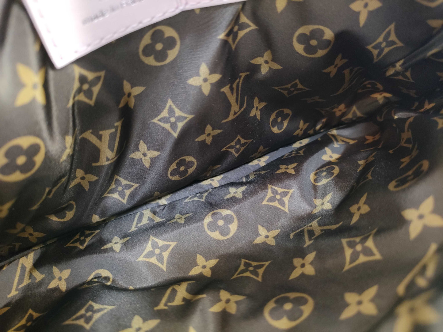 LOUIS VUITTON Maxi Multi Pochette Accessoires Shoulder Bag