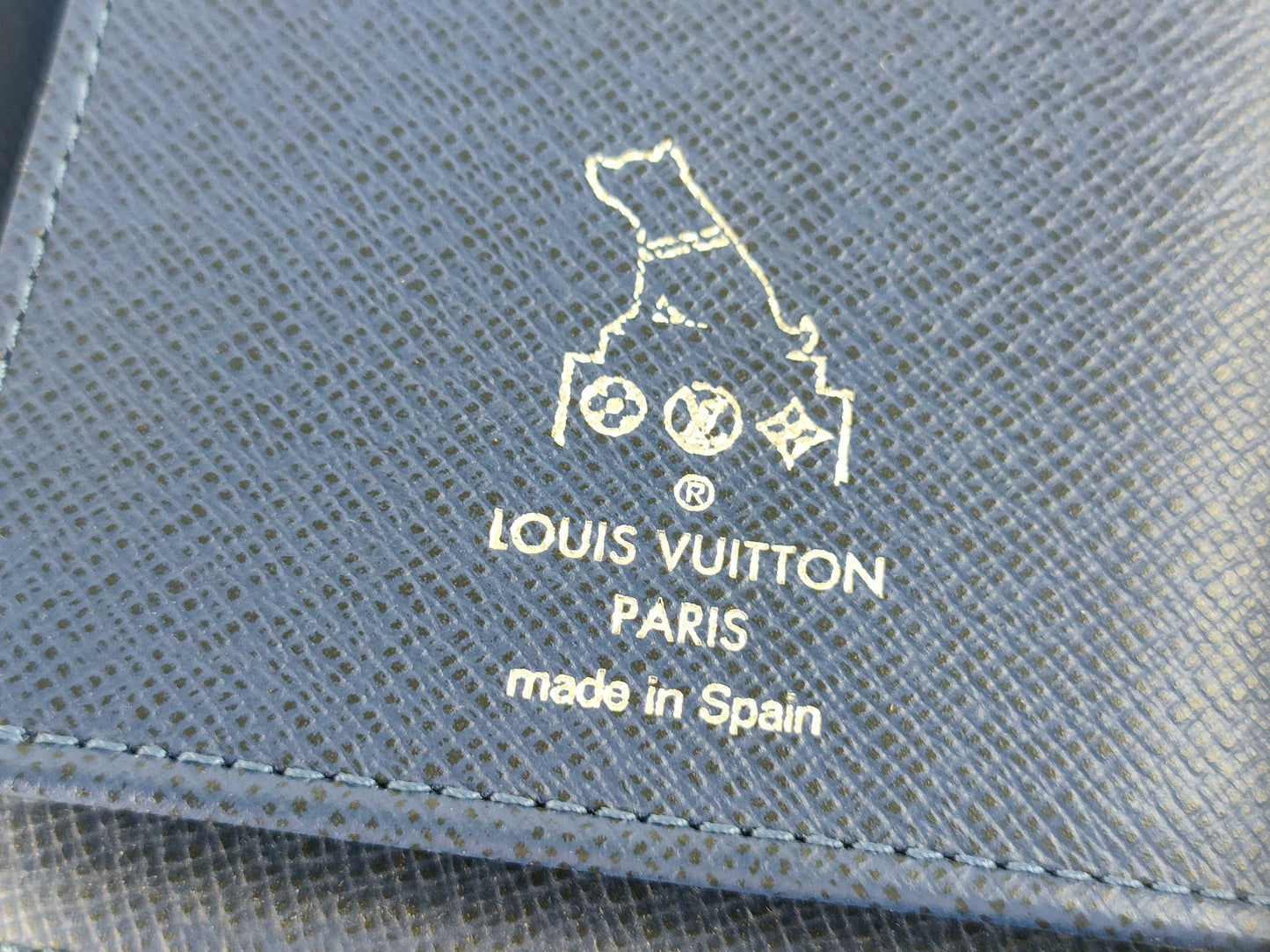 LOUIS VUITTON Vertical Wallet