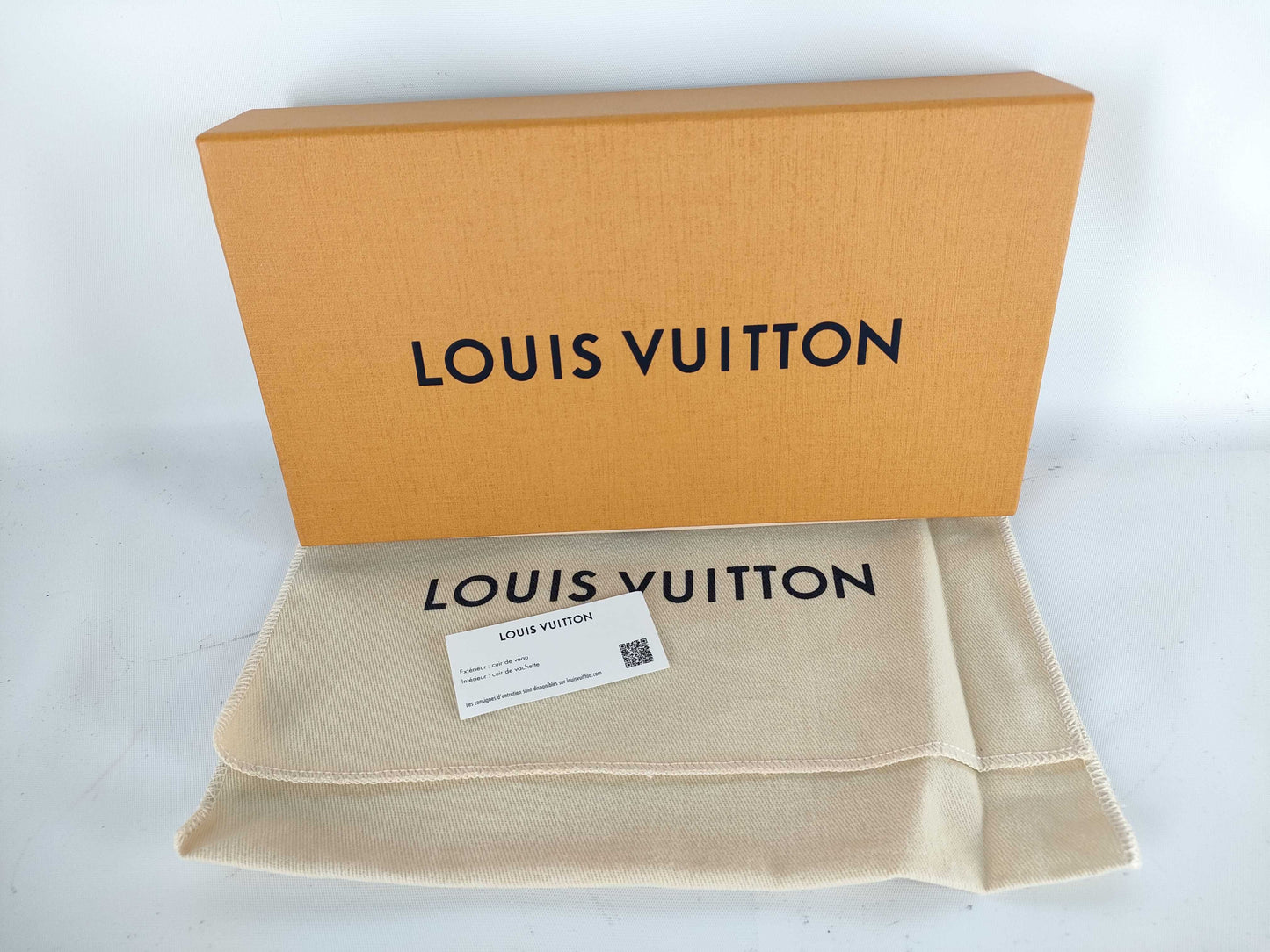 LOUIS VUITTON Vertical Wallet