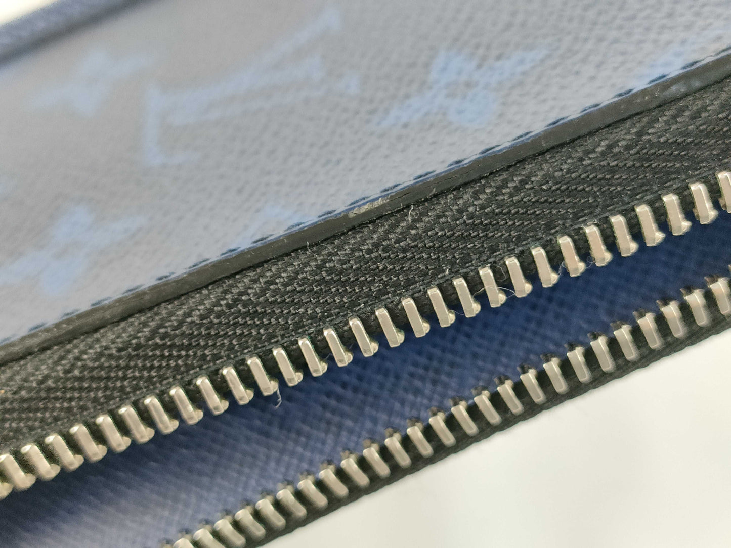 LOUIS VUITTON Vertical Wallet
