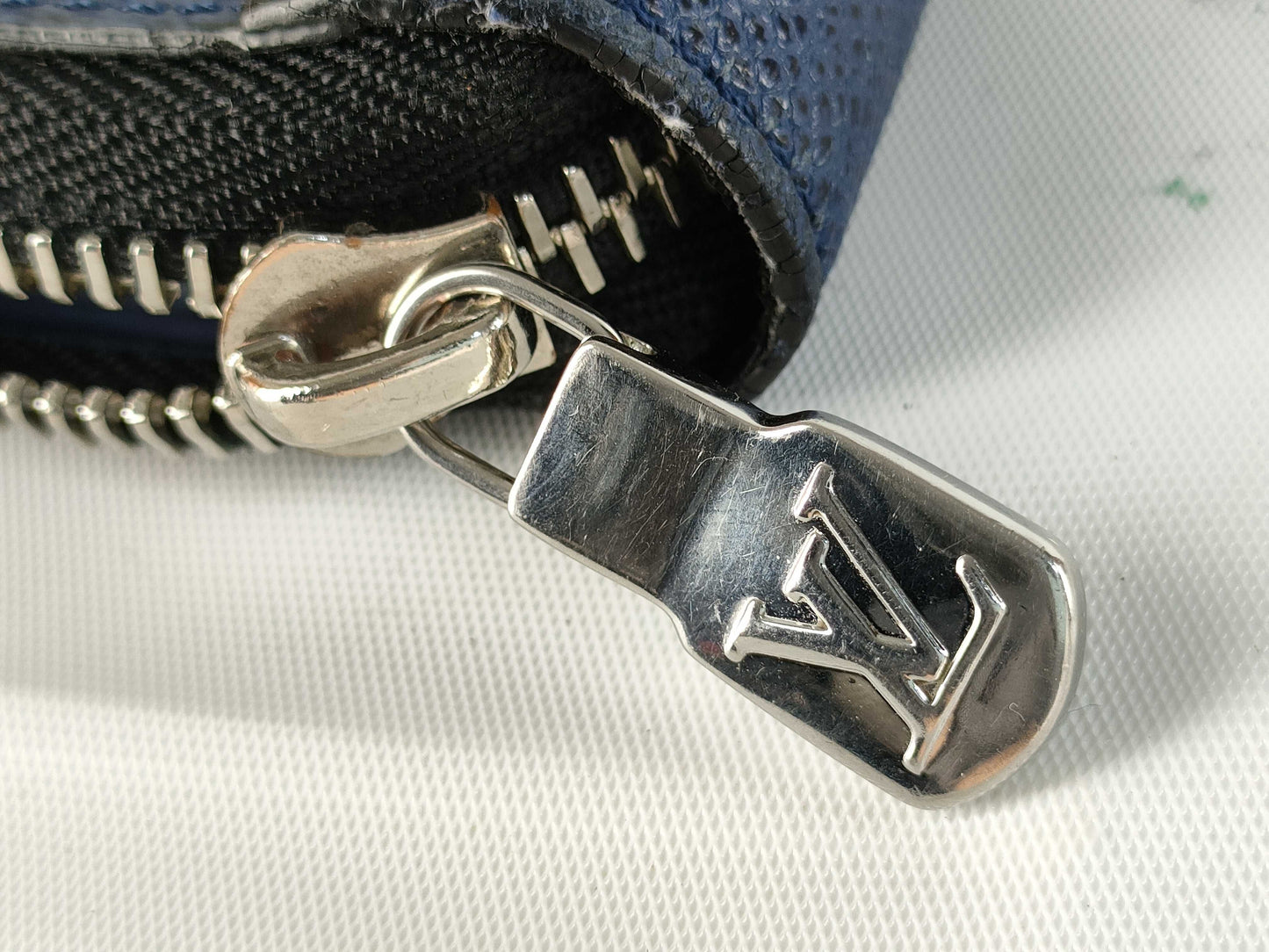 LOUIS VUITTON Vertical Wallet
