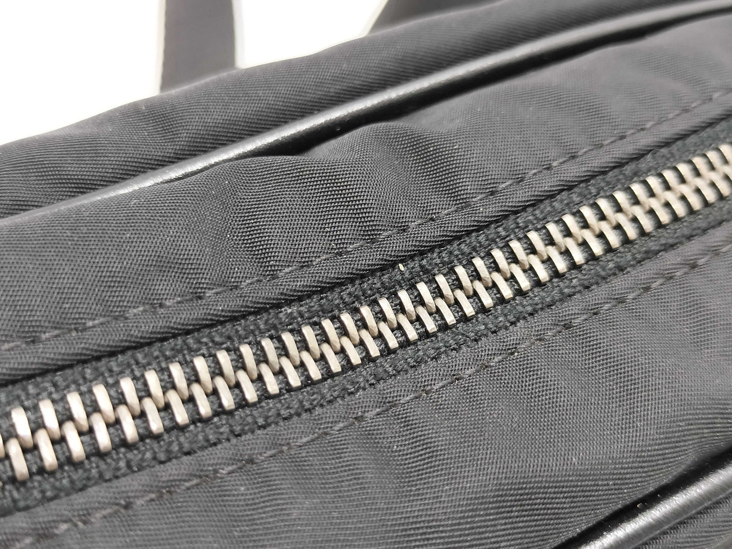 VERSACE ID - Versace Leather/Nylon Greca Signature Messenger Bag, Black, 25 cm, Shoulder Bag