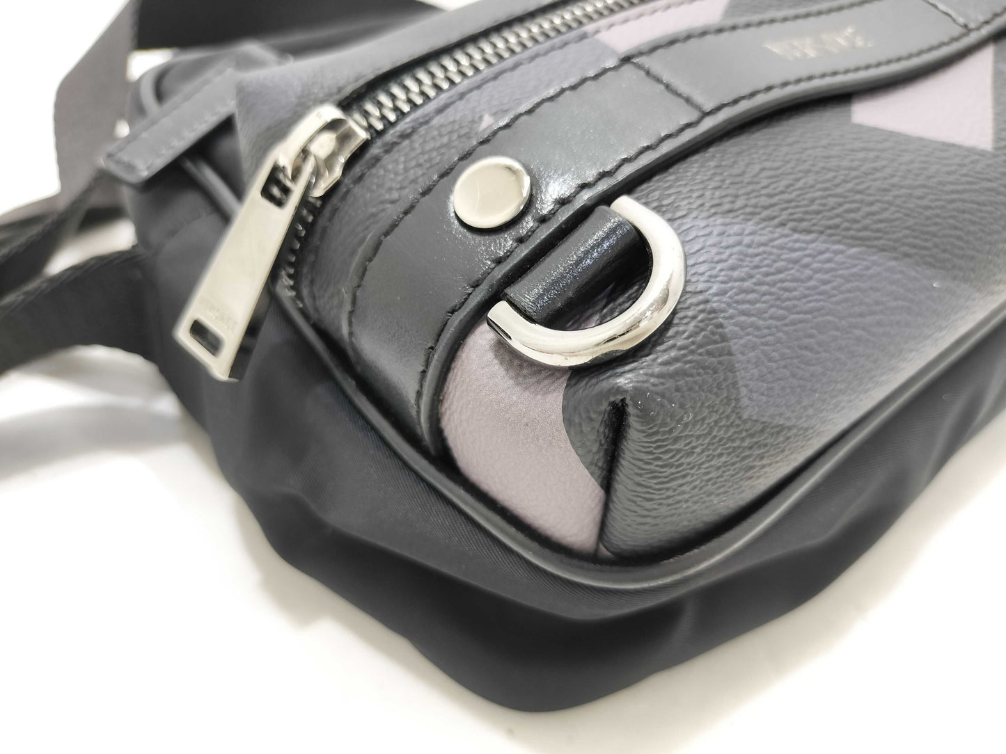 VERSACE ID - Versace Leather/Nylon Greca Signature Messenger Bag, Black, 25 cm, Shoulder Bag