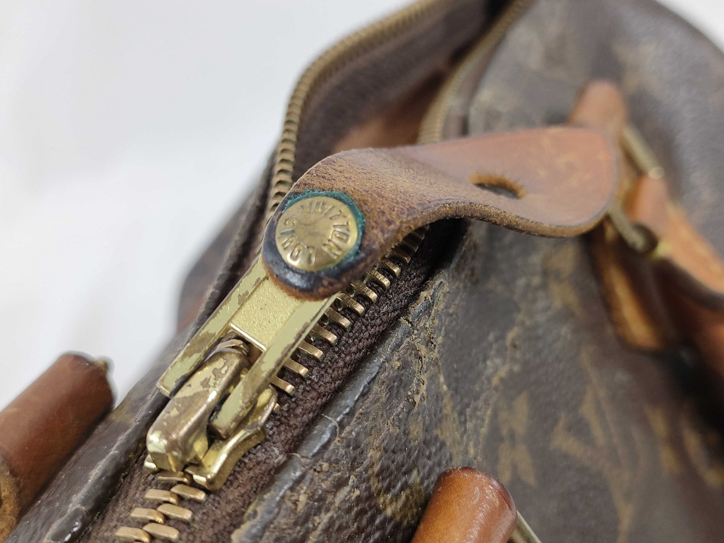 LOUIS VUITTON Louis Vuitton Monogram Speedy 25 Boston Bag
