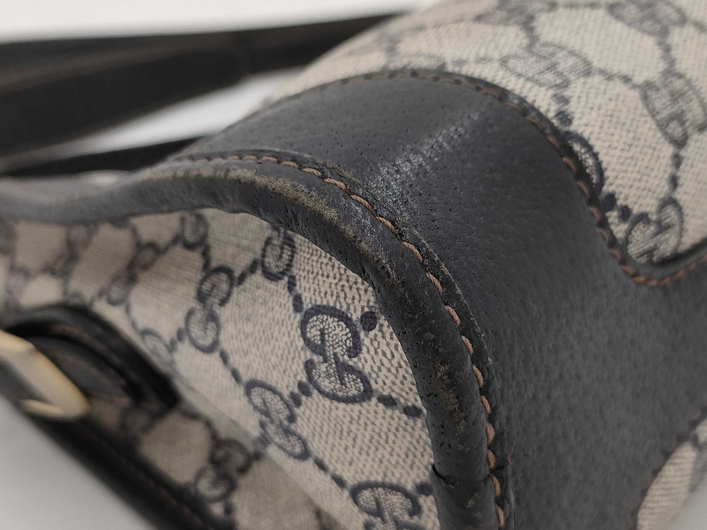 GUCCI GG Supreme Old Shoulder Bag