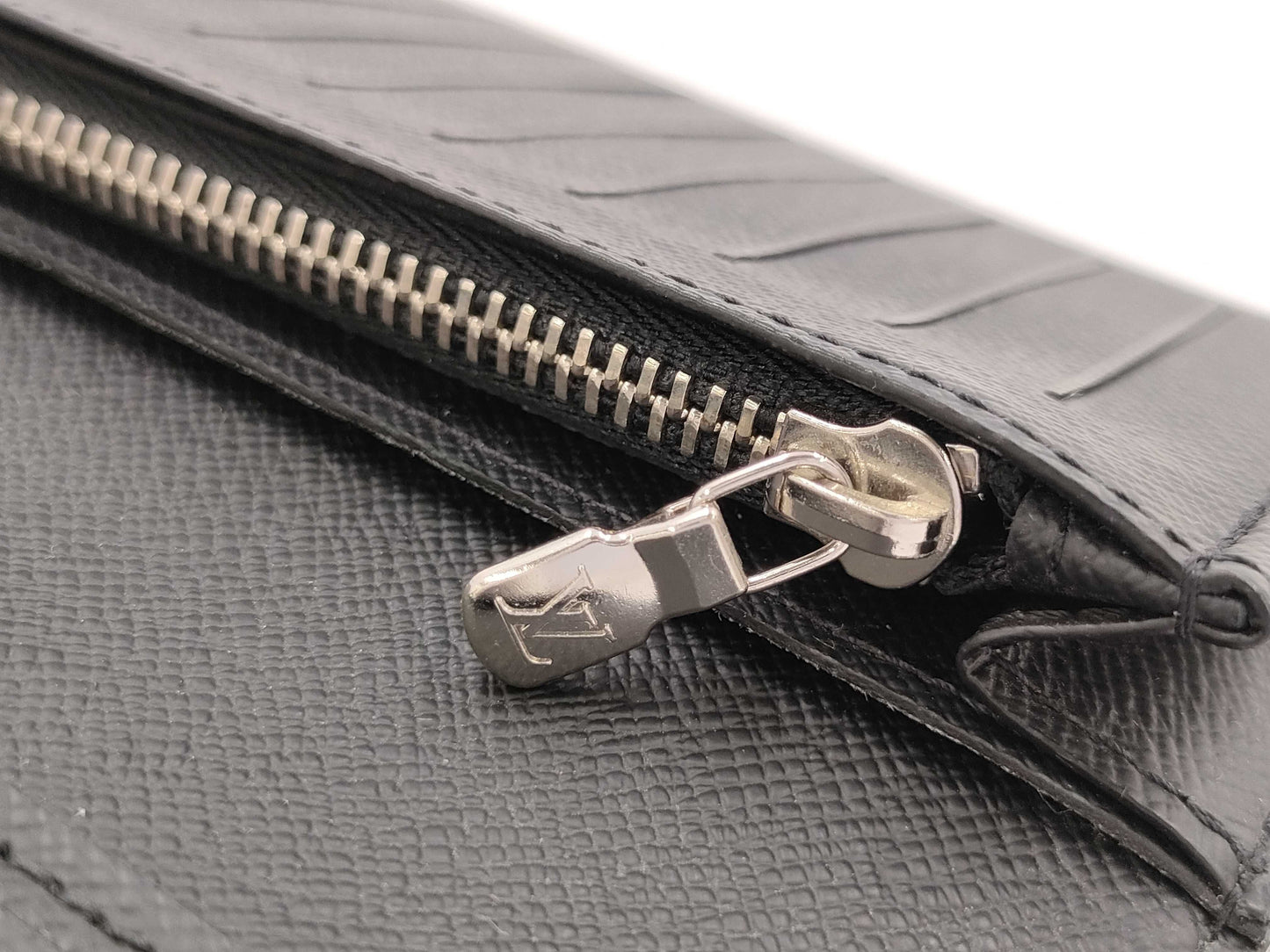 LOUIS VUITTON Graphite Brazza Wallet