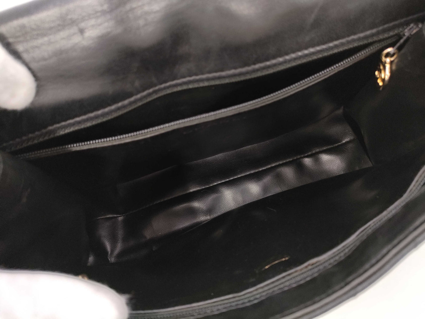 CHANEL Lamb V Stitch Circle Coco Mark Shoulder Bag