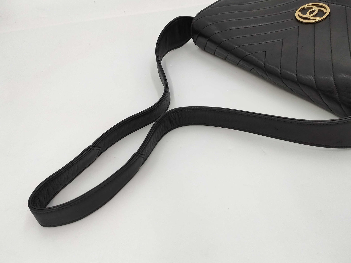 CHANEL Lamb V Stitch Circle Coco Mark Shoulder Bag