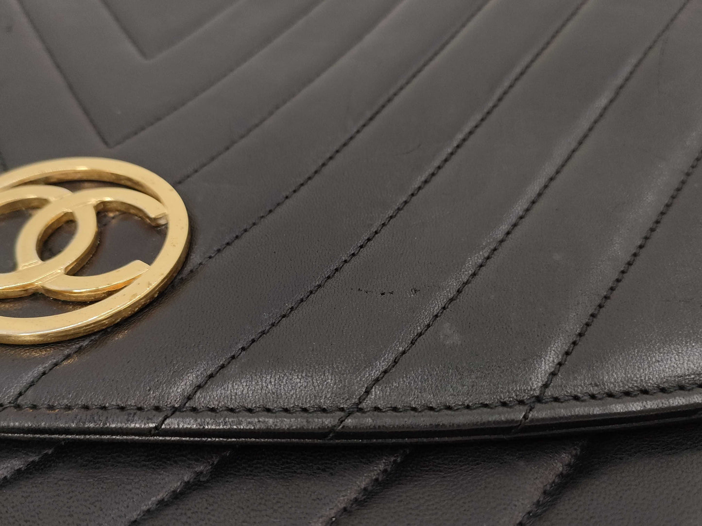 CHANEL Lamb V Stitch Circle Coco Mark Shoulder Bag