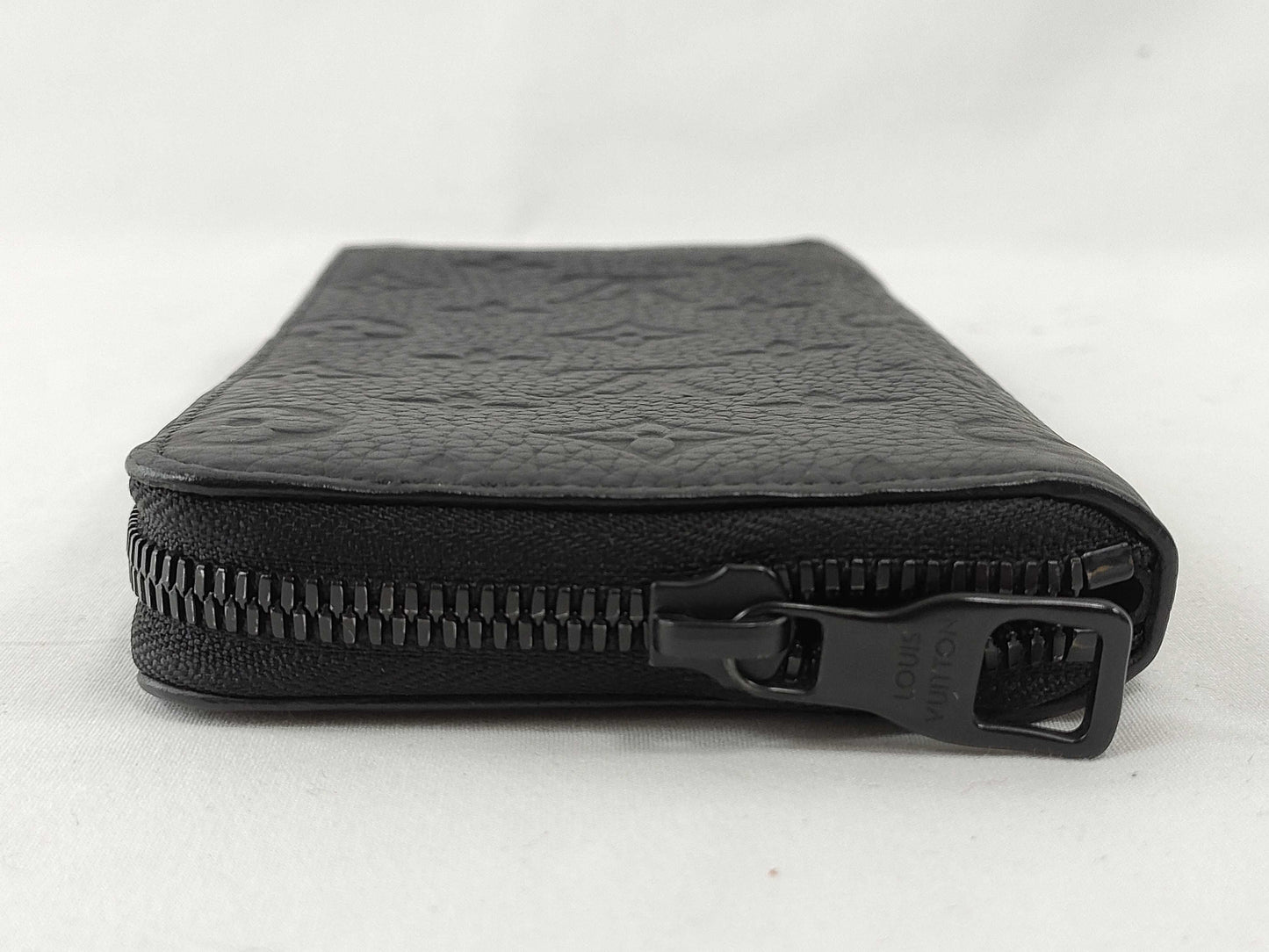 LOUIS VUITTON M 69047 Louis Vuitton Zippy Wallet Vertical Wallet