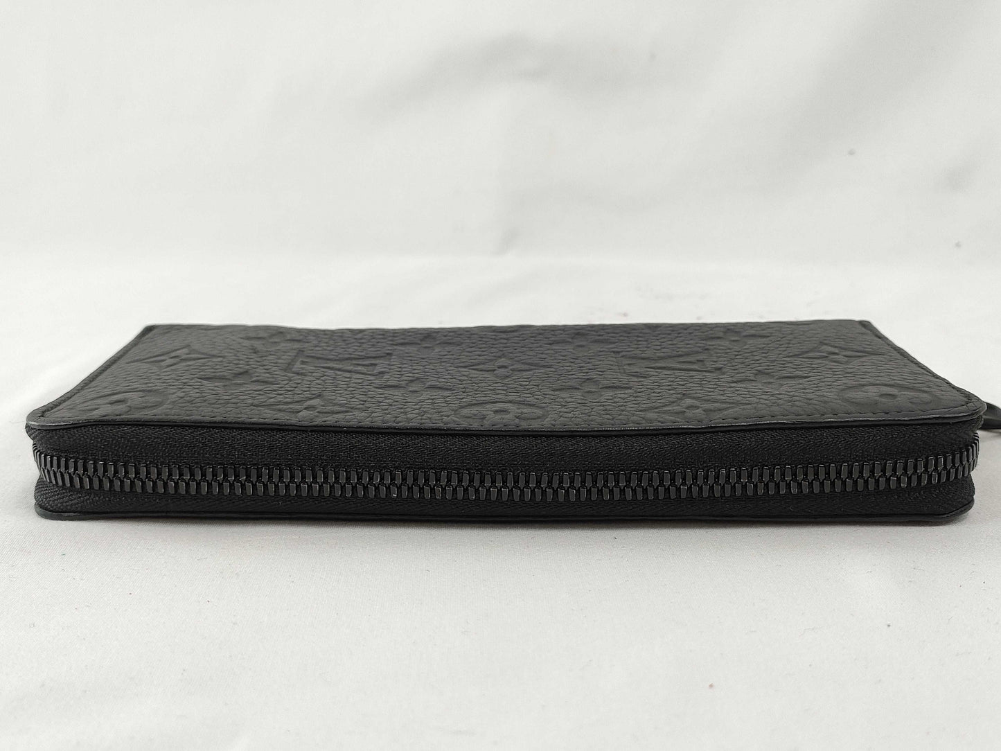LOUIS VUITTON M 69047 Louis Vuitton Zippy Wallet Vertical Wallet
