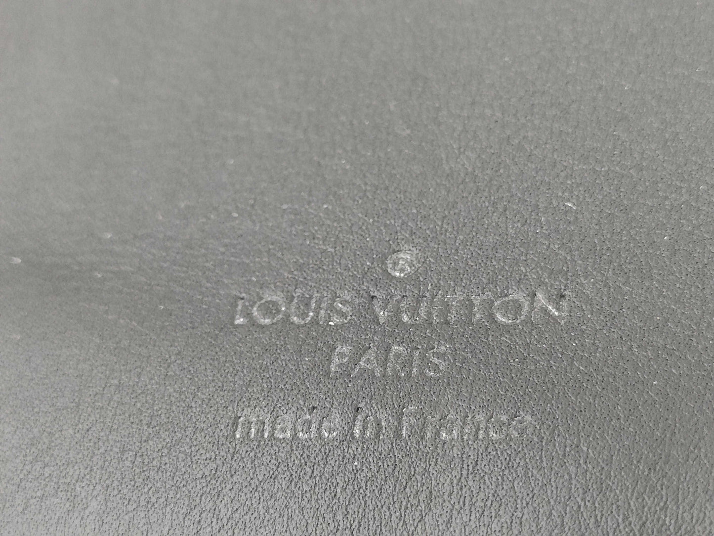 LOUIS VUITTON M 69047 Louis Vuitton Zippy Wallet Vertical Wallet