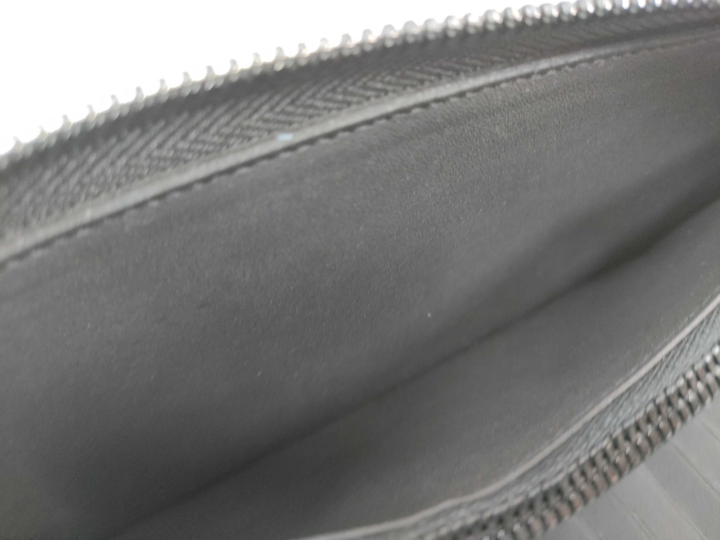 LOUIS VUITTON M 69047 Louis Vuitton Zippy Wallet Vertical Wallet