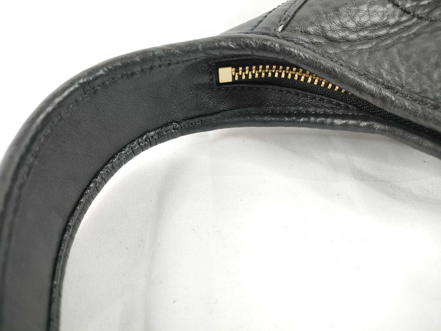 COACH shoulder bag in black calf leather