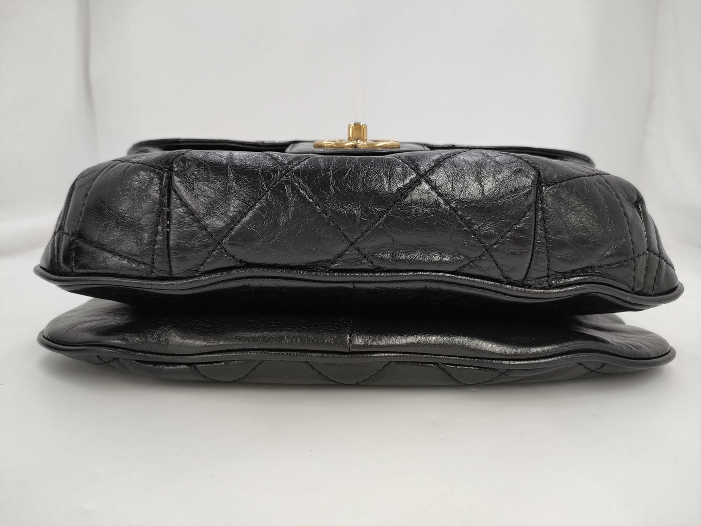 CHANEL Matelasse Shoulder Bag, Vintage Calfskin, Black, 20 Series
