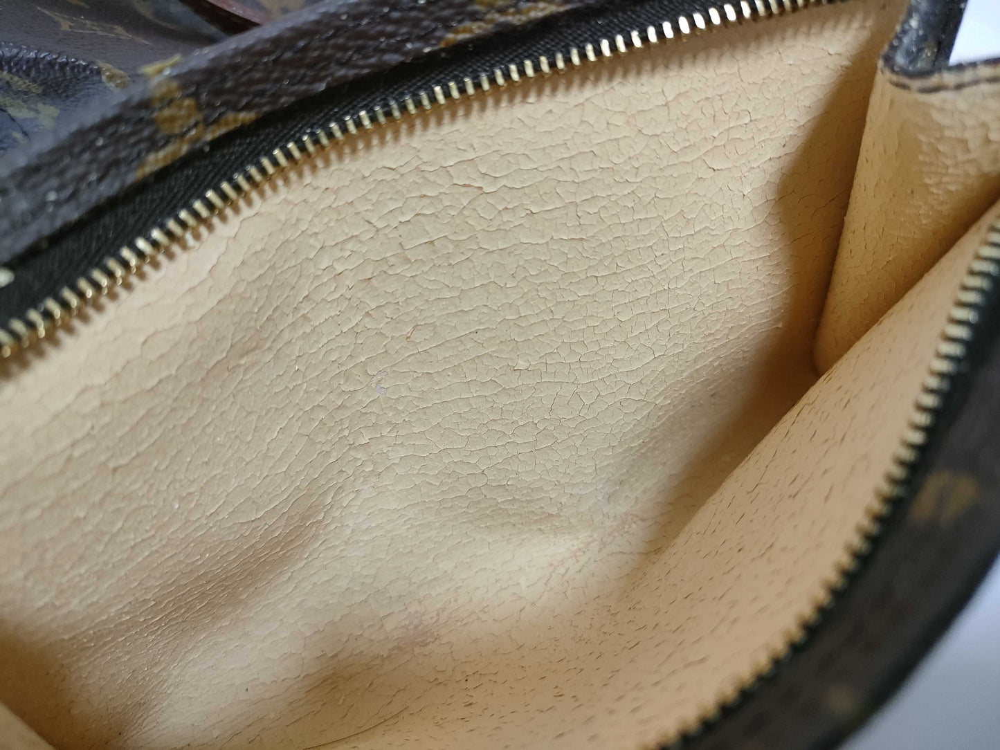 LOUIS VUITTON M42238 Monogram Louis Vuitton Monogram Bucket PM Handbag