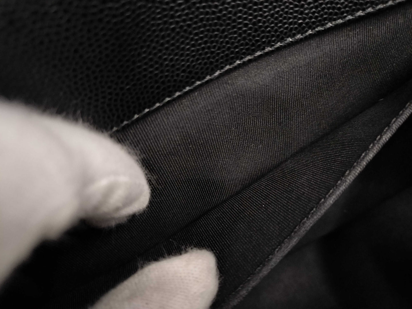 CHANEL Boy Caviar 26 series shoulder bag