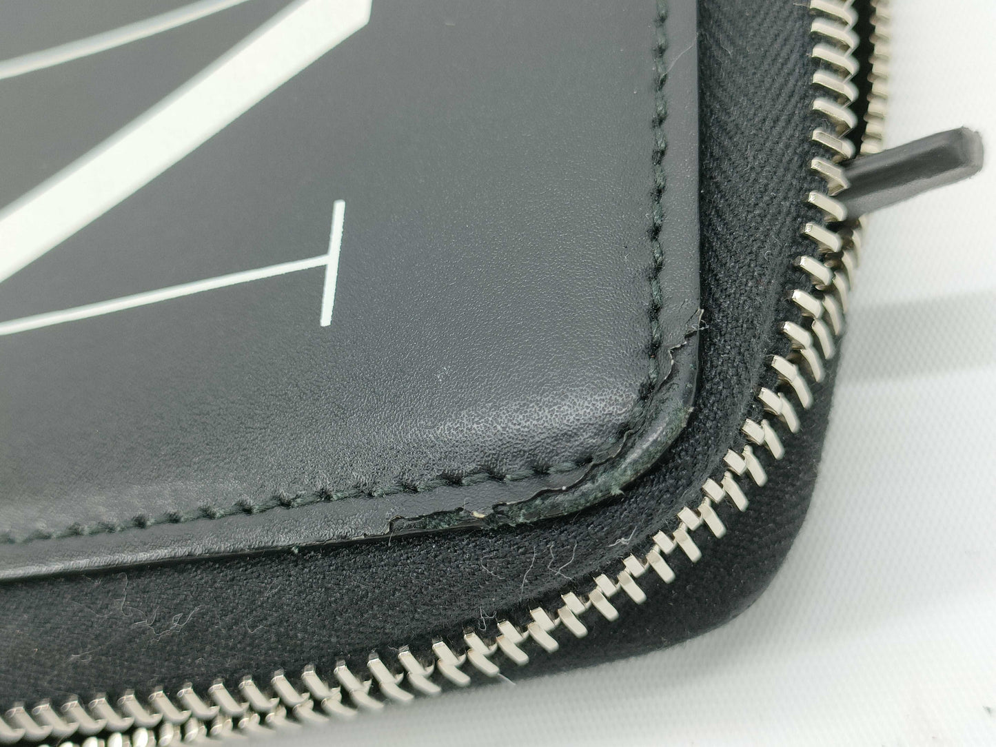 VALENTINO VLTN logo long wallet