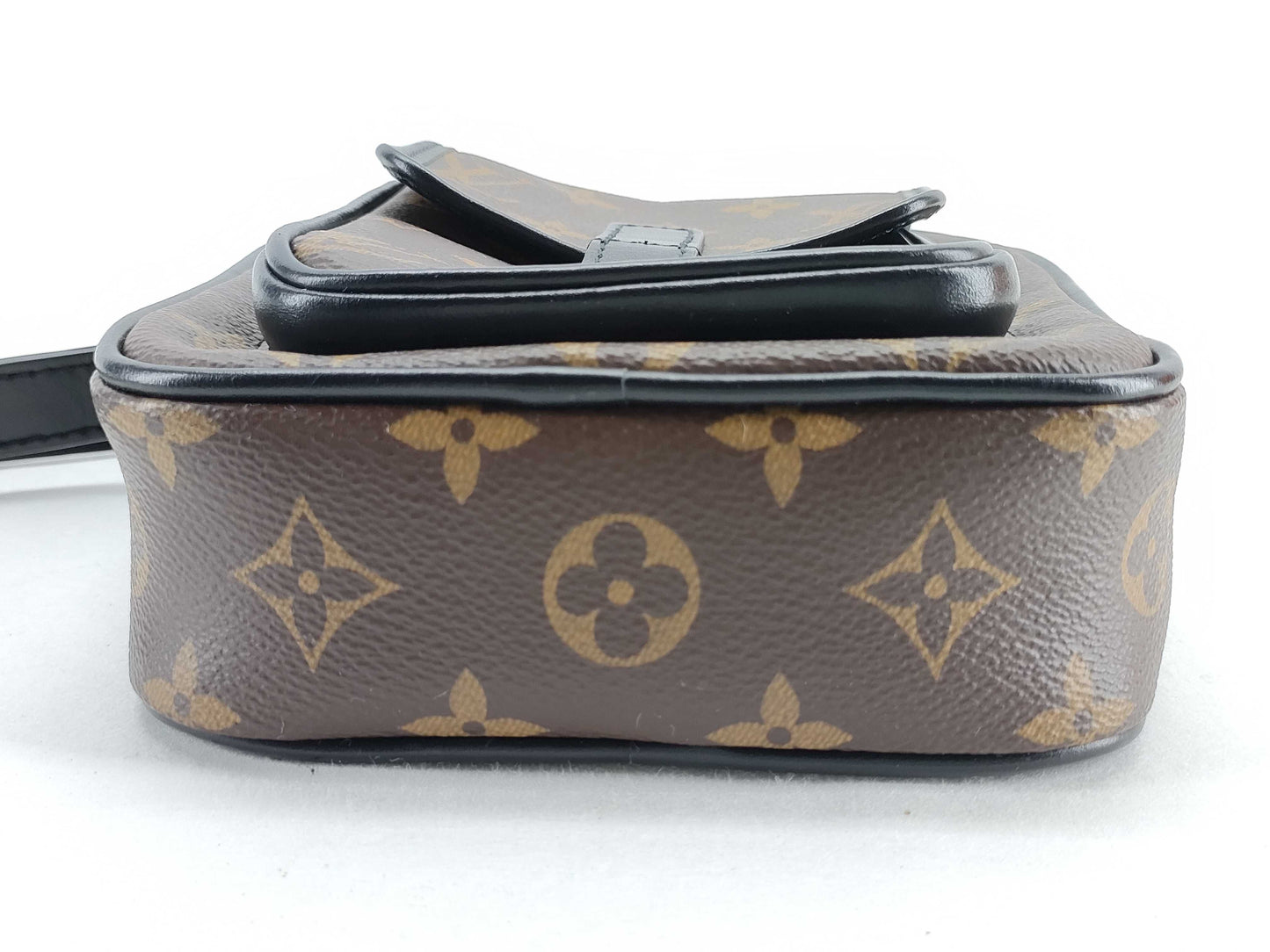 LOUIS VUITTON M69404 Louis Vuitton Macassar Christopher Wearable Wallet M69404 RFID Shoulder Bag