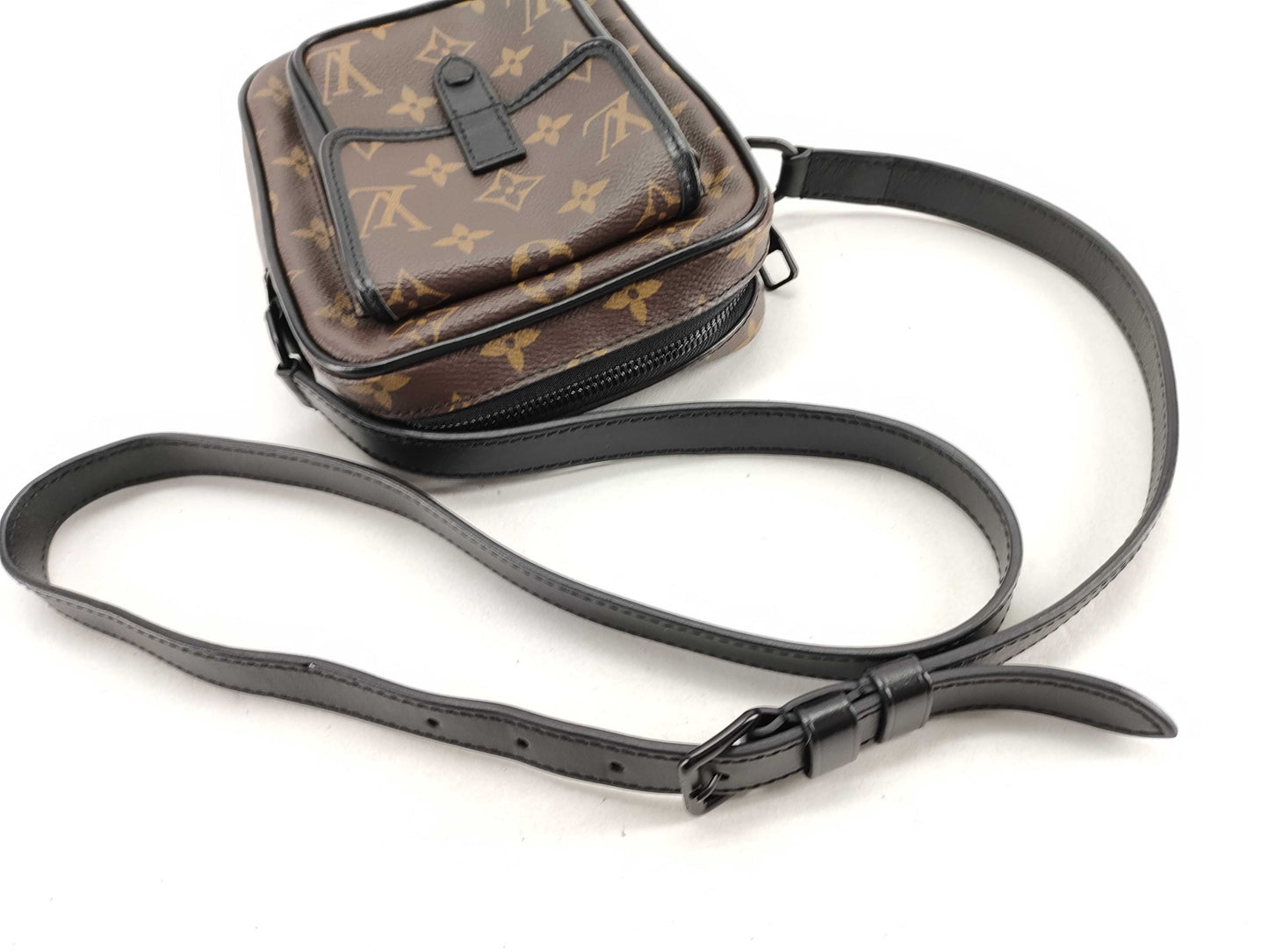 LOUIS VUITTON M69404 Louis Vuitton Macassar Christopher Wearable Wallet M69404 RFID Shoulder Bag