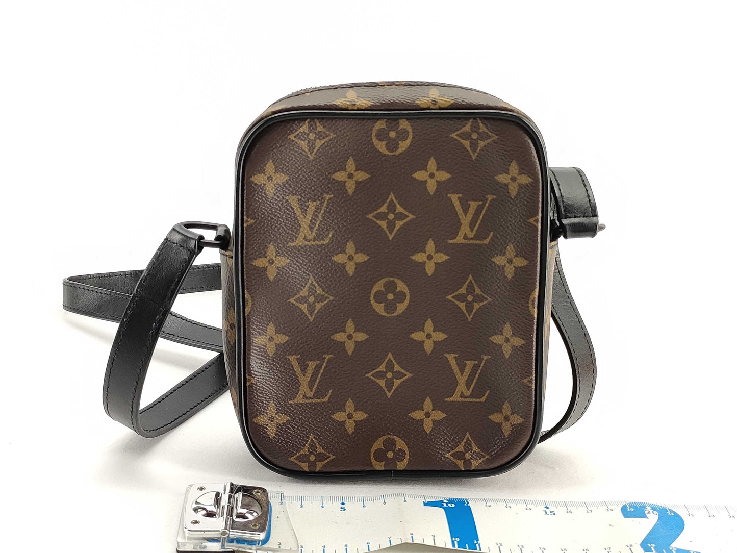LOUIS VUITTON M69404 Louis Vuitton Macassar Christopher Wearable Wallet M69404 RFID Shoulder Bag
