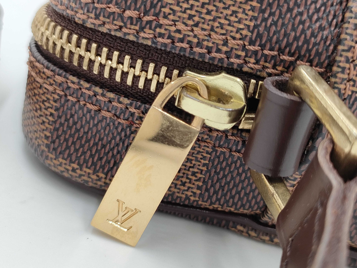 LOUIS VUITTON Damier Pochette Cite N48045 DU0094 Shoulder Bag