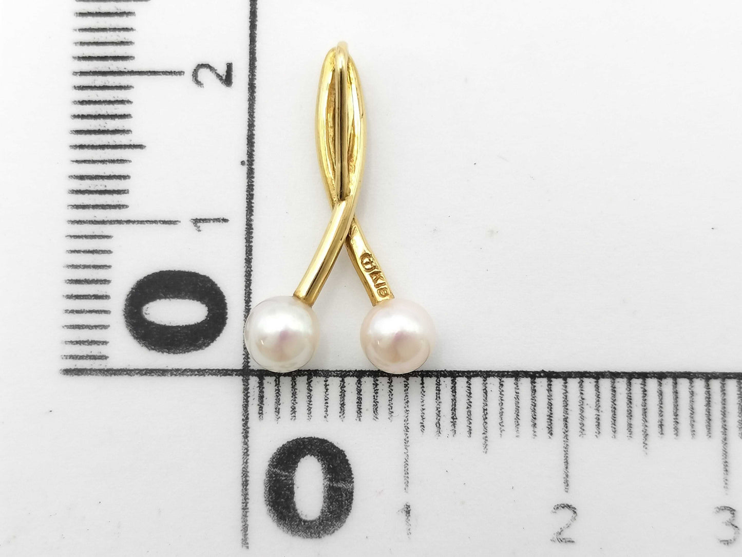 TASAKI Pearl Pendant Top, 4.5mm Diameter, 18K Gold, 1.0g