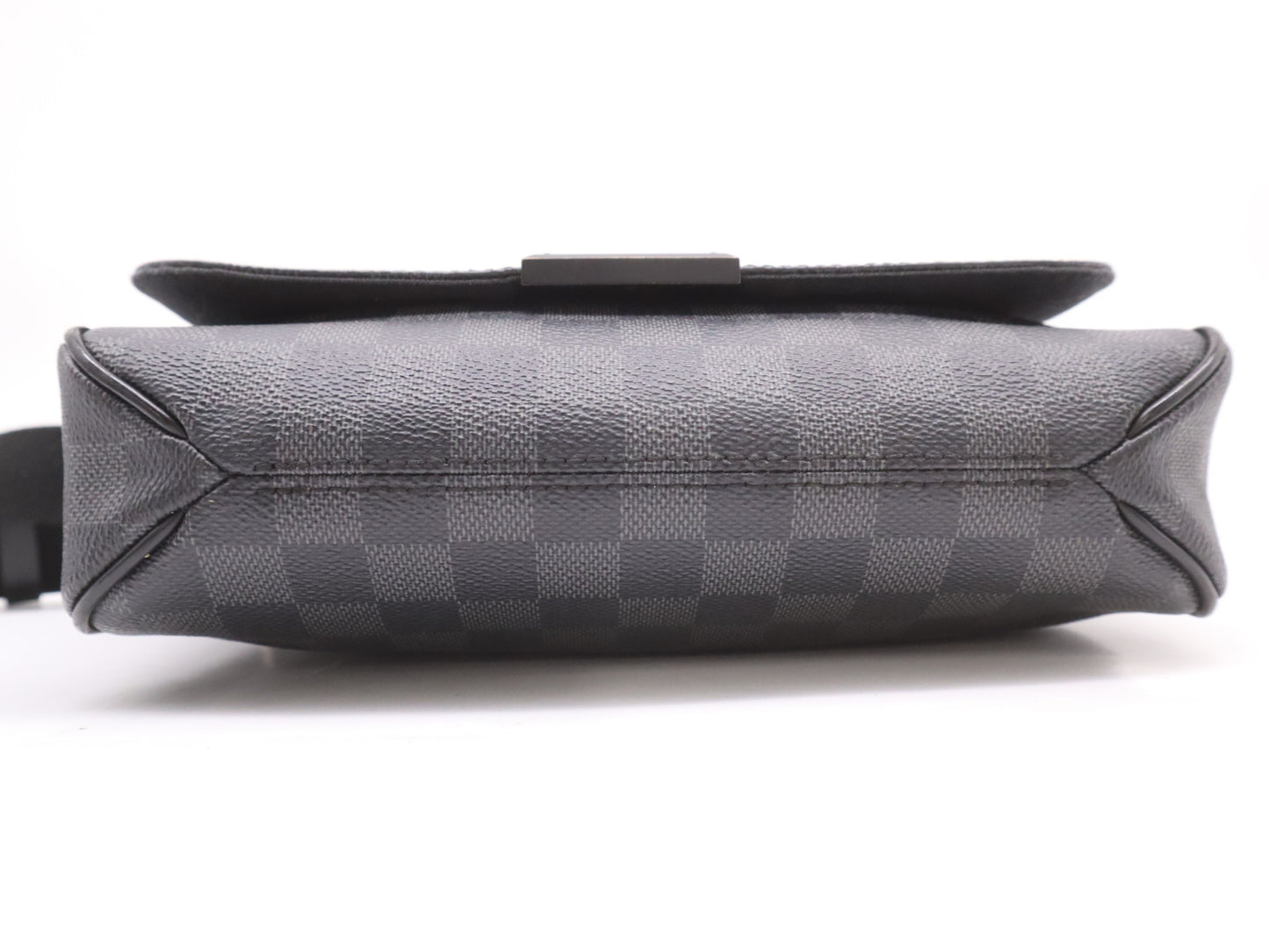 LOUIS VUITTON N41260? Damier Graphite District PM Shoulder Bag