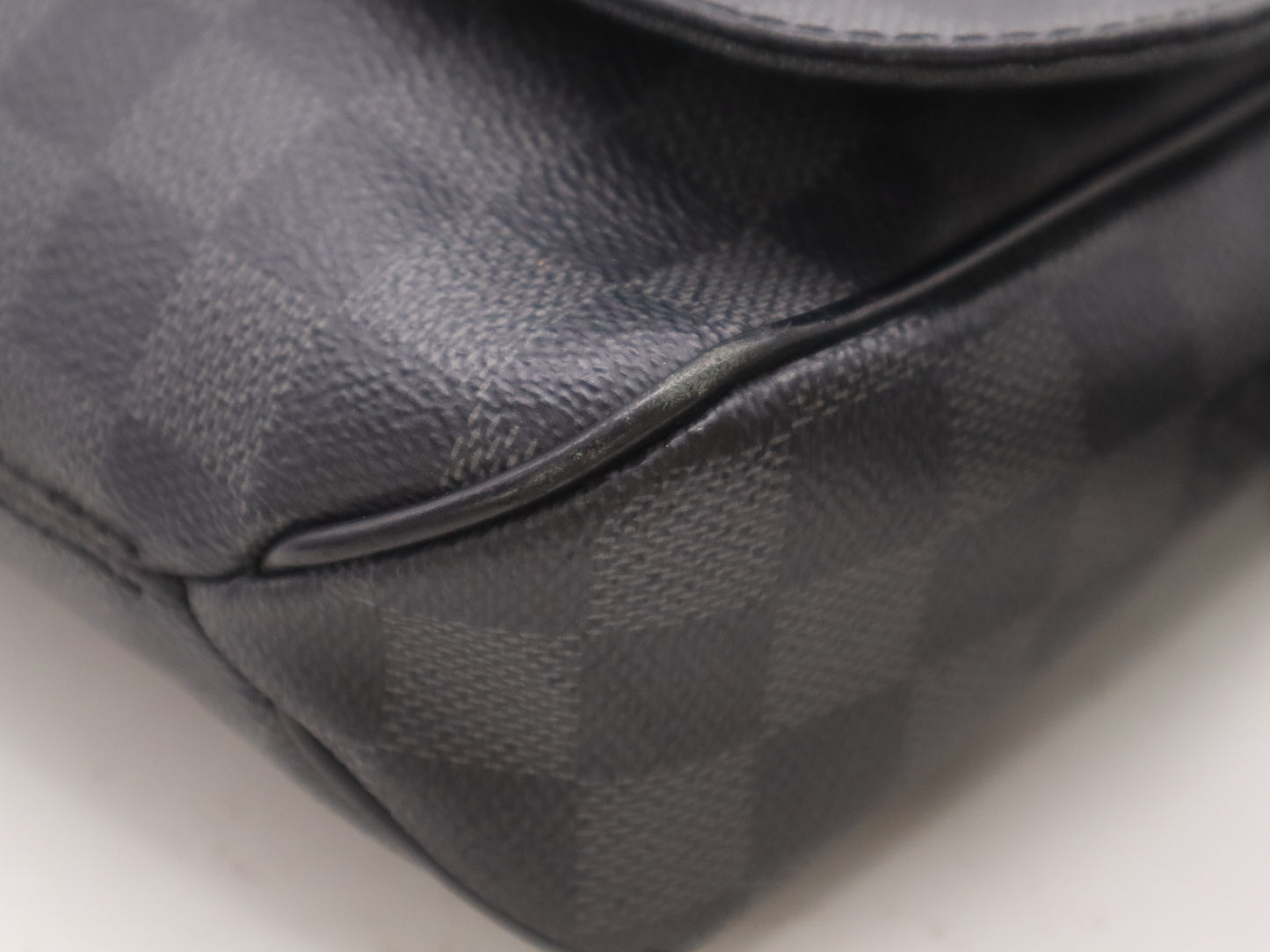 LOUIS VUITTON N41260? Damier Graphite District PM Shoulder Bag