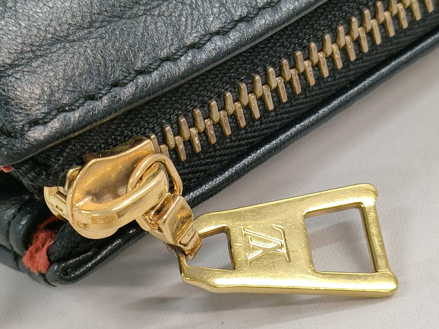 LOUIS VUITTON Coussin BB 2-Way Shoulder Bag, Black Leather with Gold Hardware, M21259, RFID, Shoulder Strap, Chain, Shoulder Bag