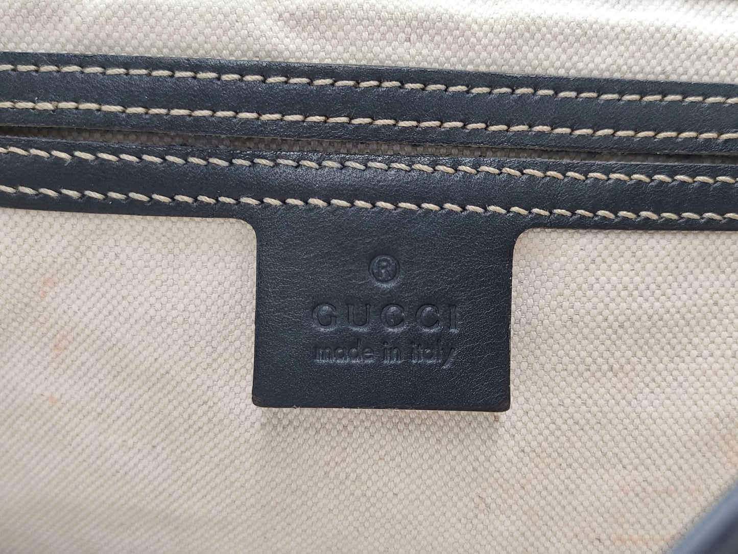 GUCCI GG Supreme Canvas Shoulder Bag in Beige PVC with Silver Hardware, 201732