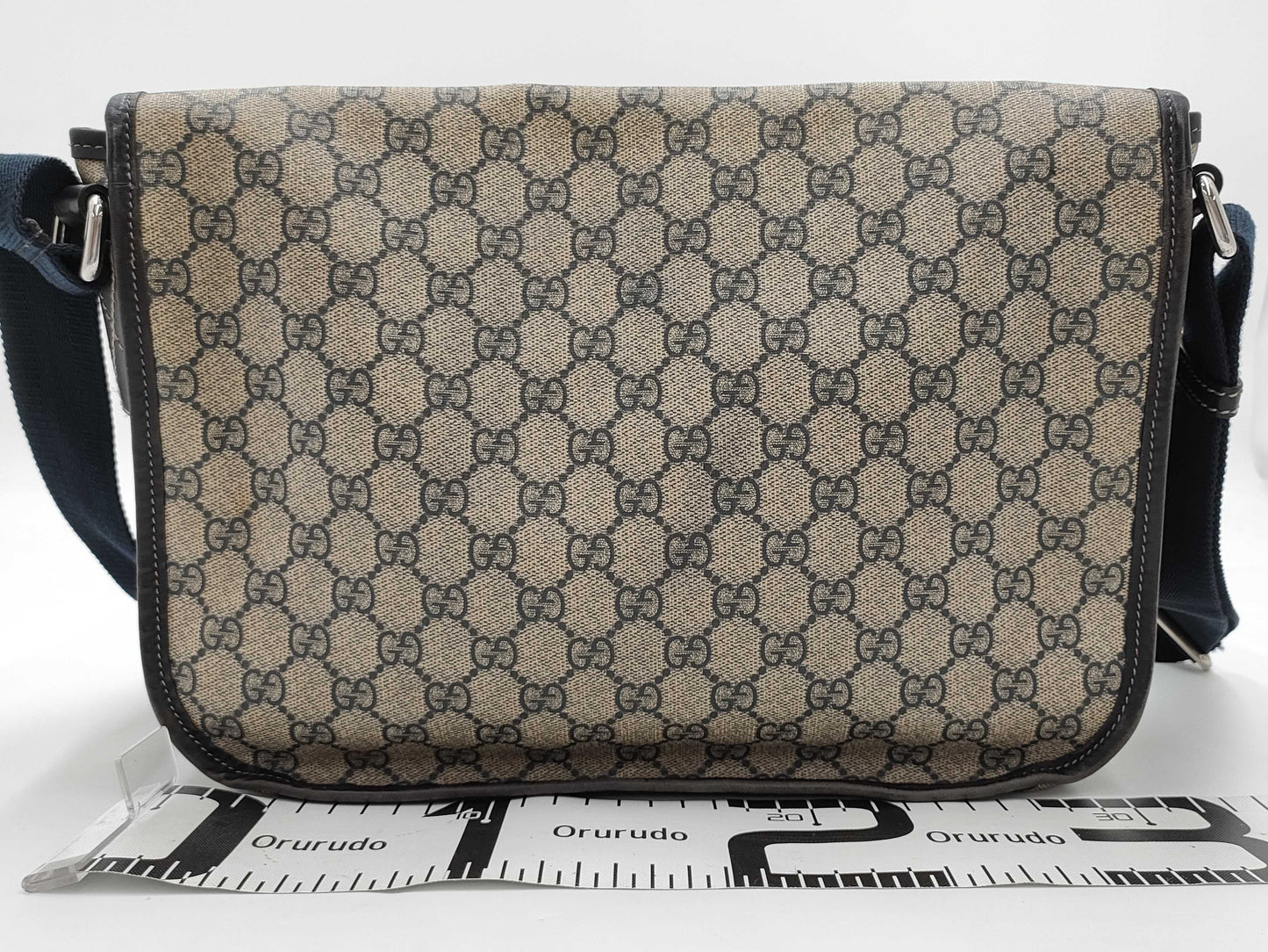 GUCCI GG Supreme Canvas Shoulder Bag in Beige PVC with Silver Hardware, 201732