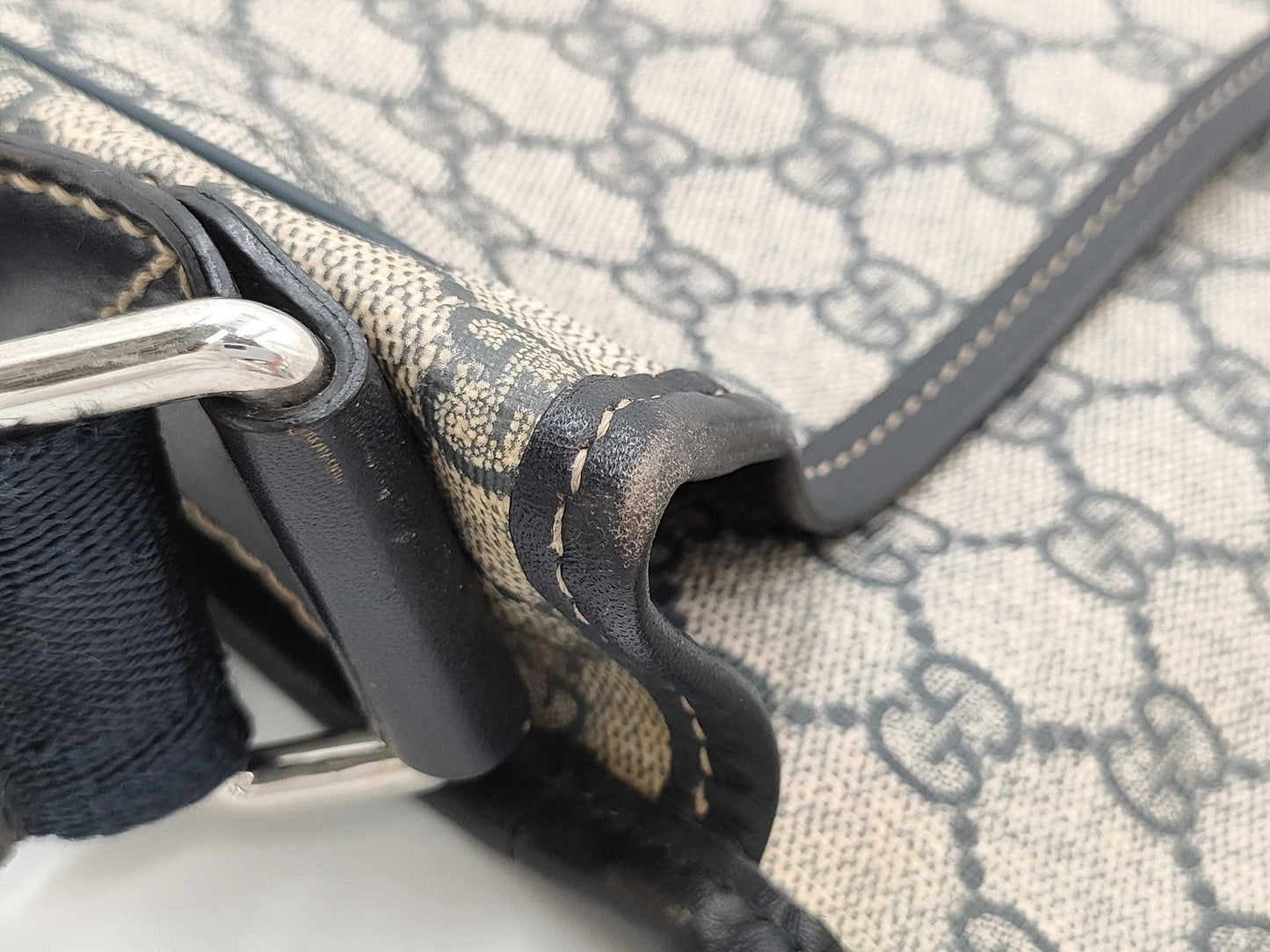 GUCCI GG Supreme Canvas Shoulder Bag in Beige PVC with Silver Hardware, 201732