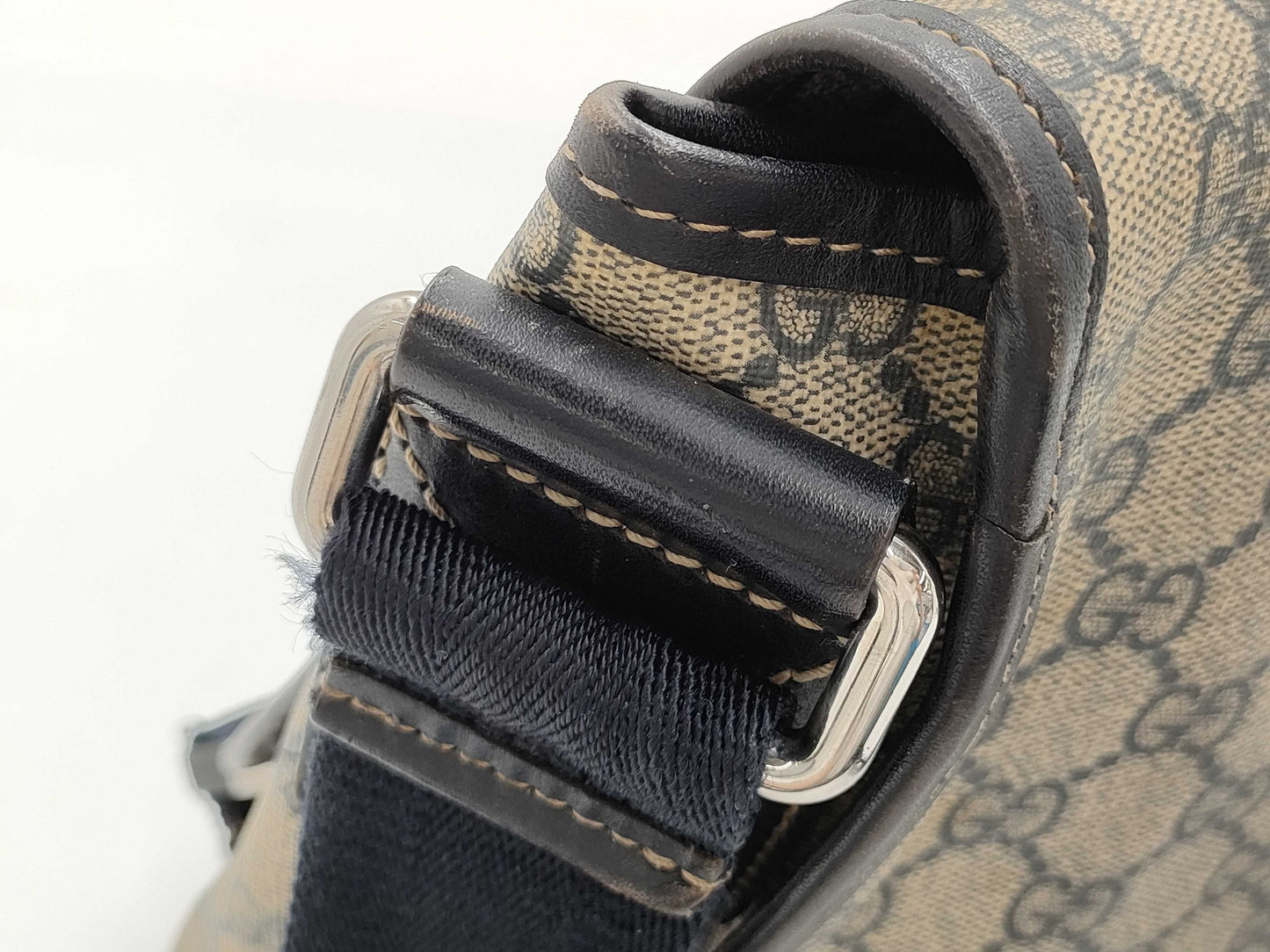 GUCCI GG Supreme Canvas Shoulder Bag in Beige PVC with Silver Hardware, 201732