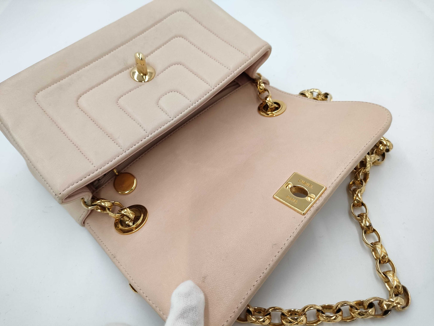 CHANEL Beige Shoulder Bag
