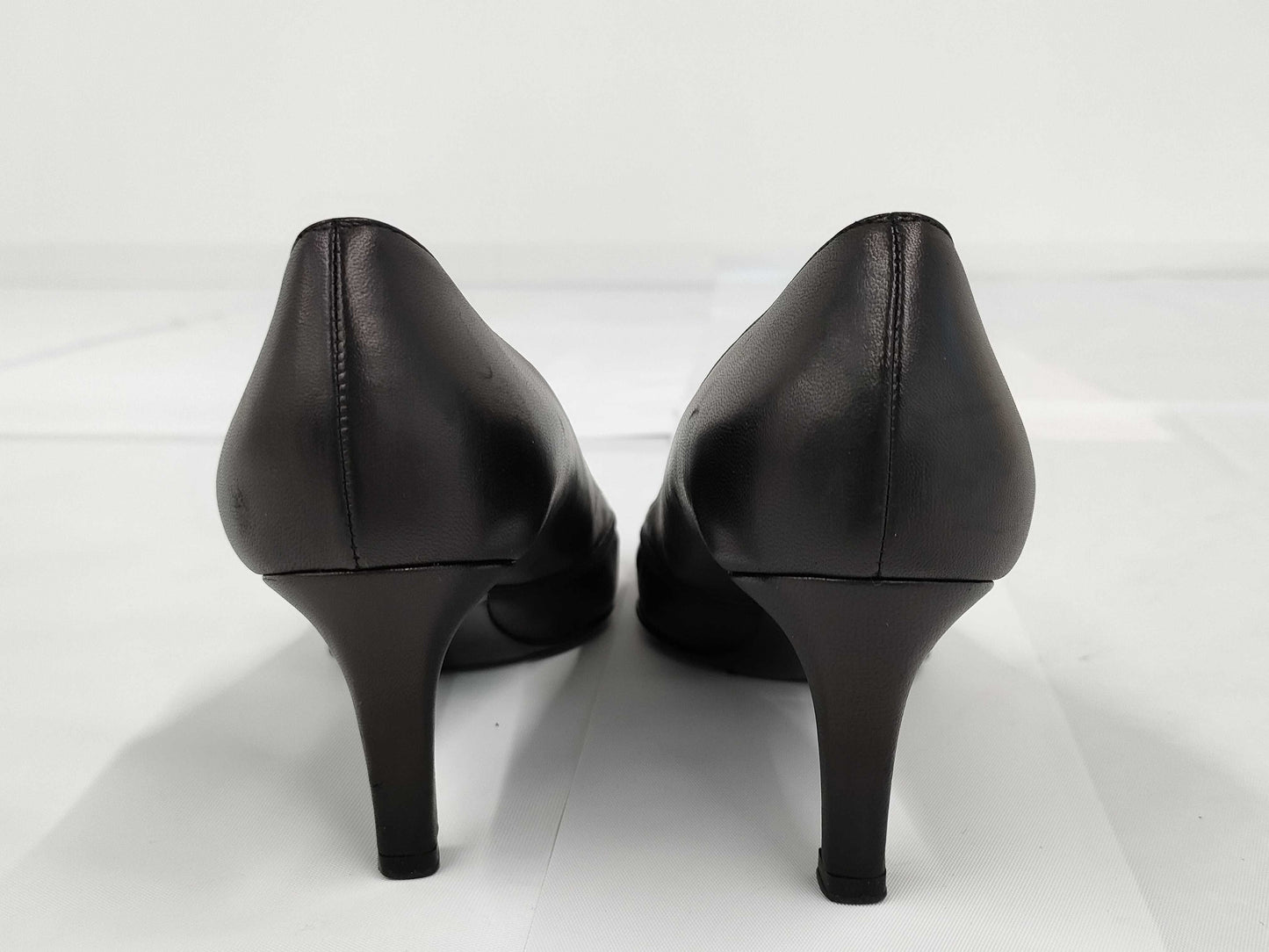 CHANEL Coco Mark Leather Pumps, Size 35C