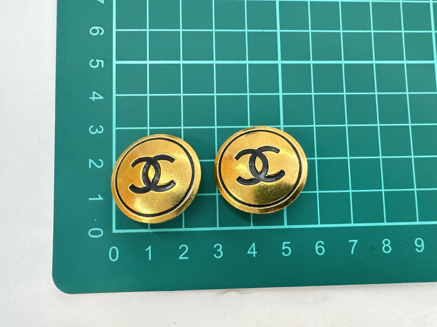 CHANEL Coco Black Gold Earrings with Rice, 94P