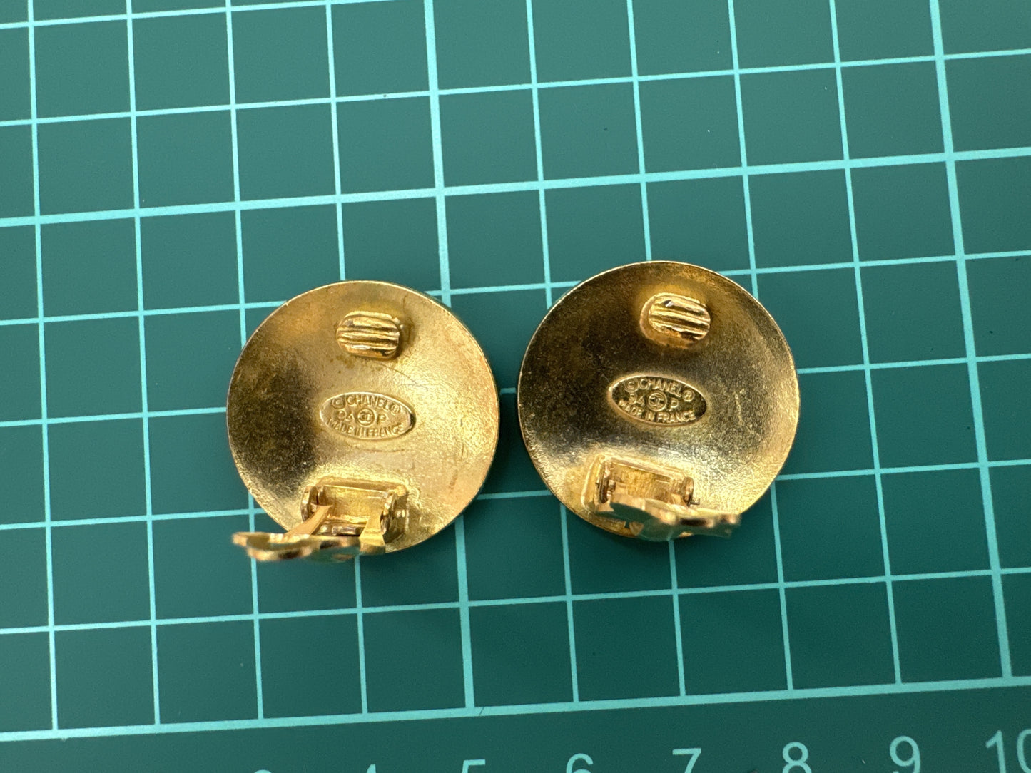 CHANEL Coco Black Gold Earrings with Rice, 94P