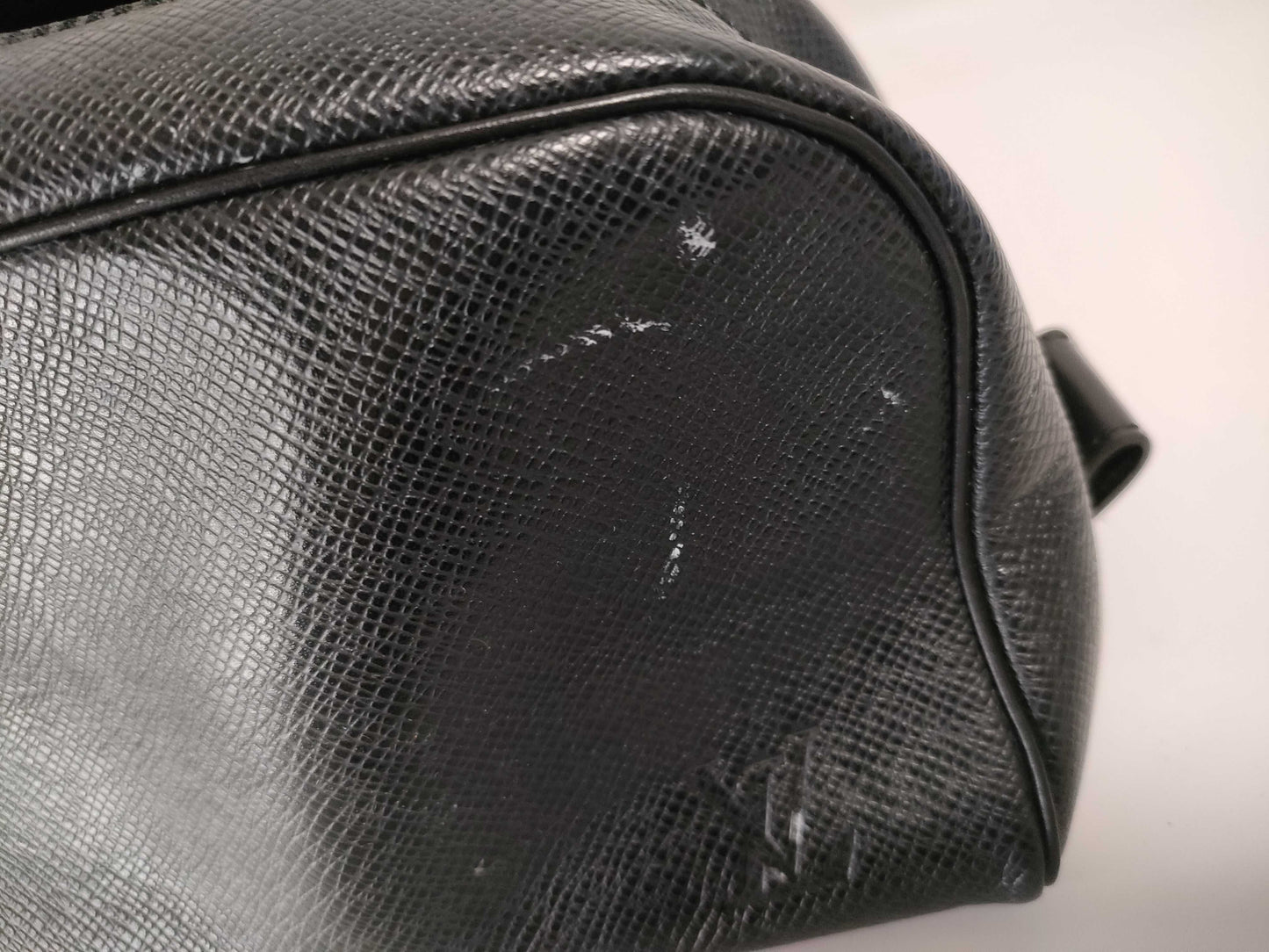 LOUIS VUITTON M30222 Taiga LOUISVUITTON Louis Vuitton Second Bag Taiga Black M30222 Pouch