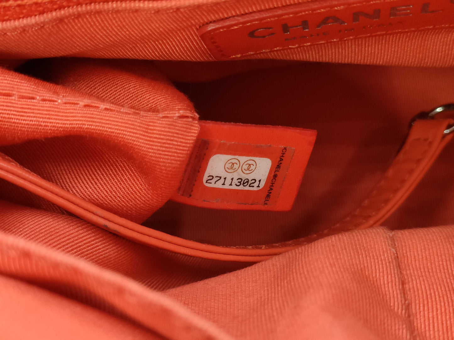 CHANEL Cabriel Chain Shoulder Bag in Orange Leather