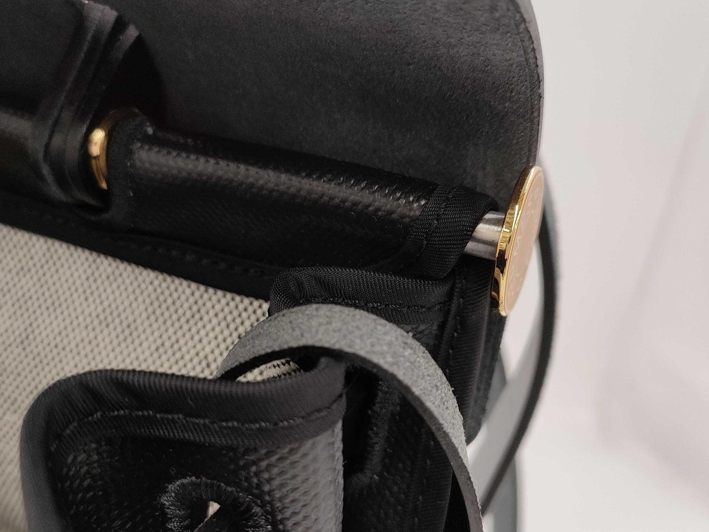 HERMES Airbag Zip PM 31 Toile H Berline Vache Hunter Black K Stamp Bag