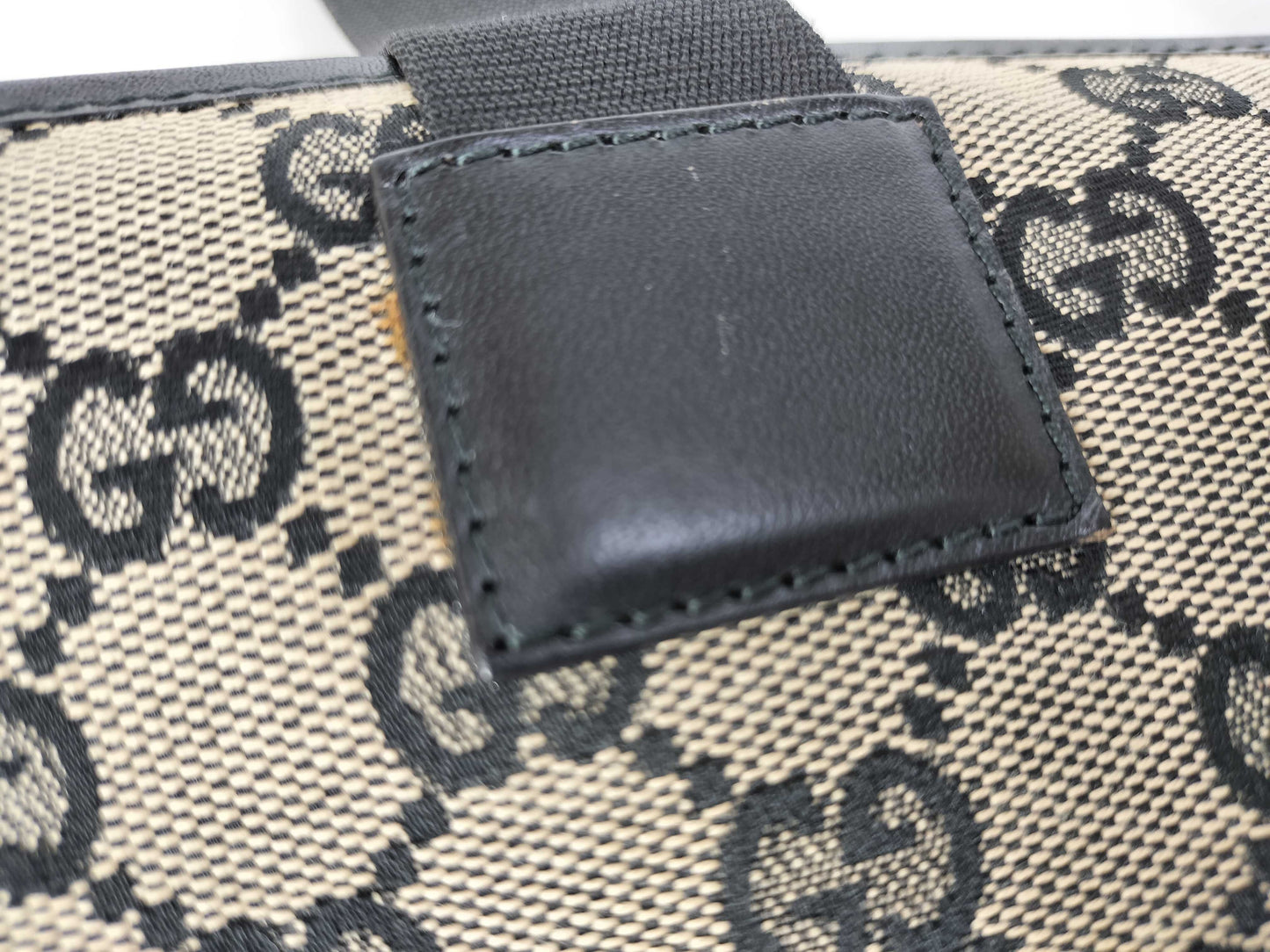 GUCCI GG Canvas Shoulder Bag