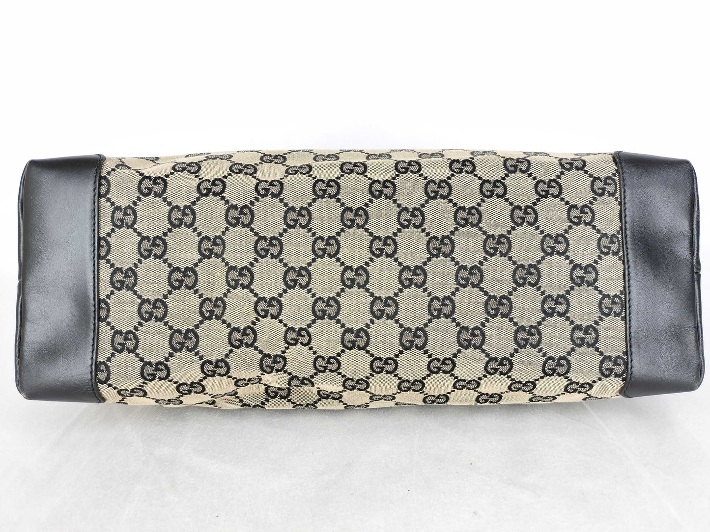 GUCCI GG Canvas Shoulder Bag