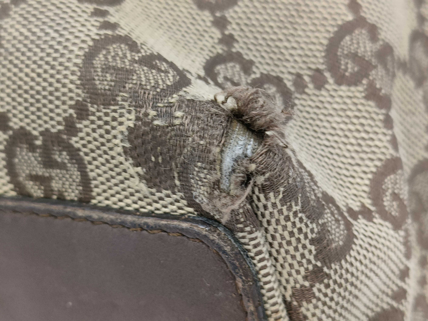 GUCCI 31243 GG Canvas Tote Bag