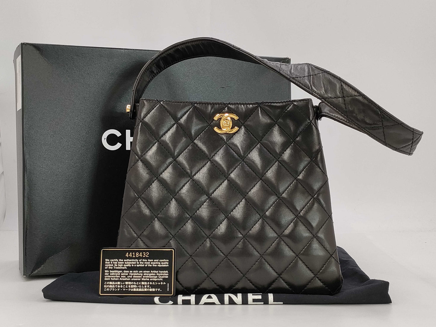 CHANEL Matelasse Shoulder Double-Face Shoulder Bag