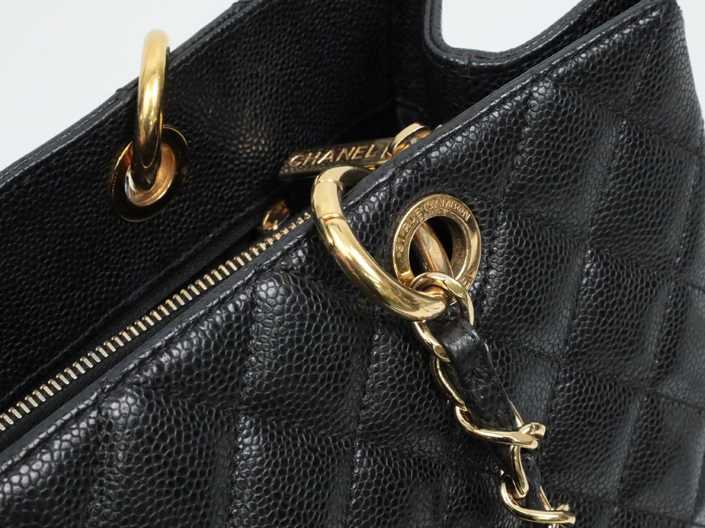 CHANEL GST Caviar 17 series shoulder bag