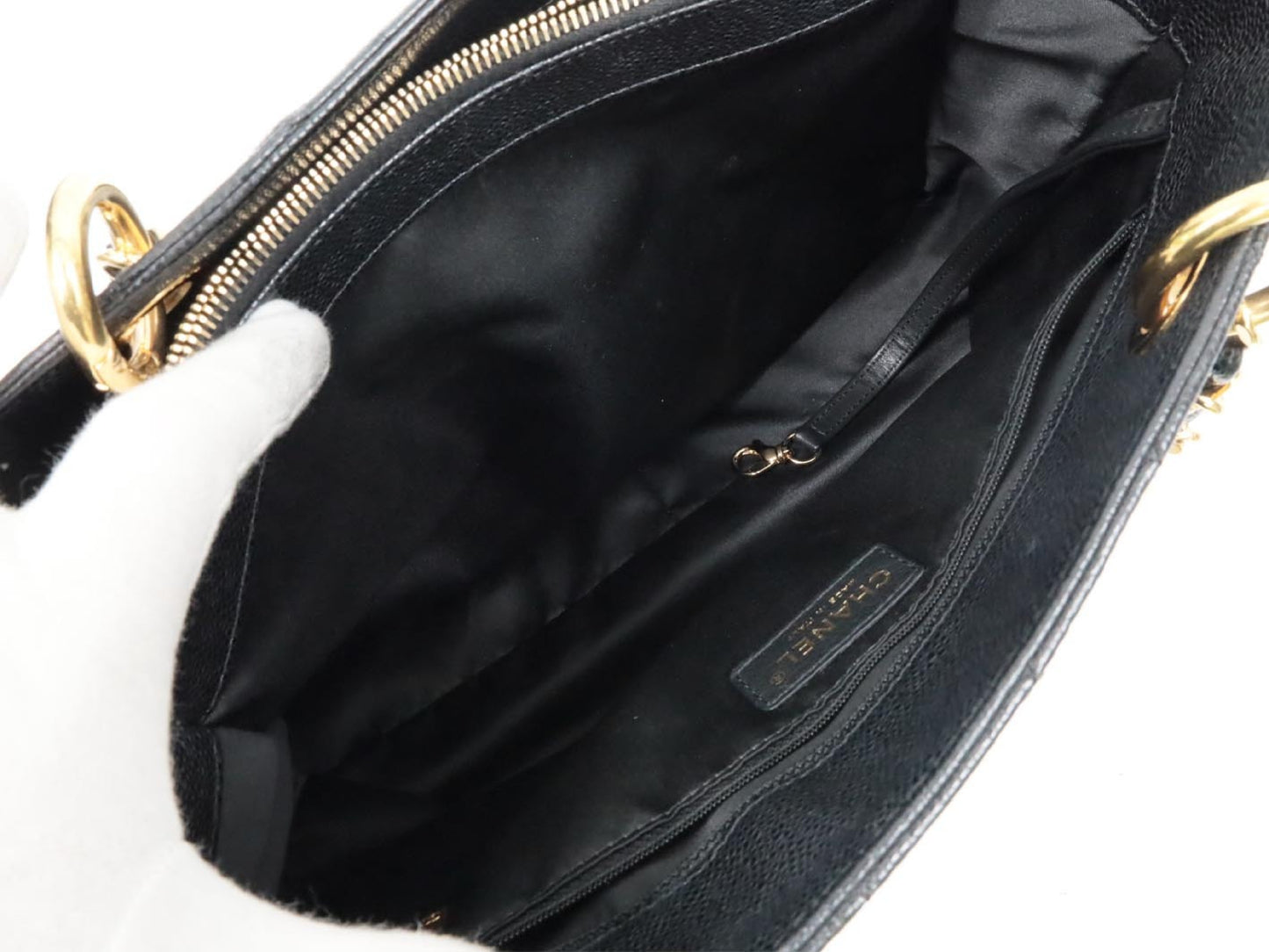 CHANEL GST Caviar 17 series shoulder bag